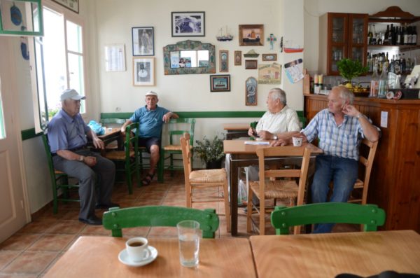 Συναγερμός για εξαφάνιση υπερήλικα που βρέθηκε να πίνει καφέ στο Θρόνιο