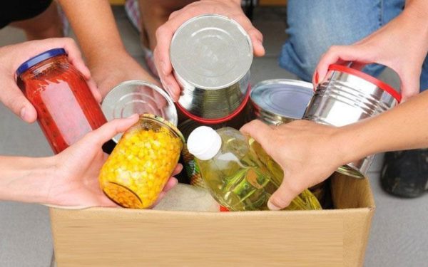 Δήμος Θηβαίων: Διανομή χυμού ροδάκινου σε 551 οικογένειες δικαιούχους του ΤΕΒΑ