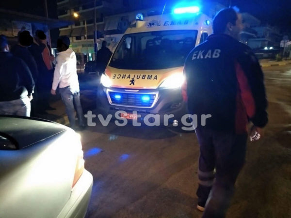 ΙΧ χτύπησε ποδηλάτες στη Λαμία. (φώτο)