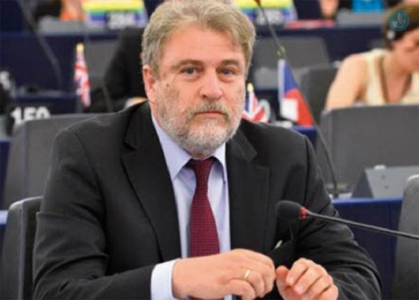 Εκτός μαύρης λίστας φορολογικών παραδείσων ο Παναμάς με Ελληνική υπογραφή