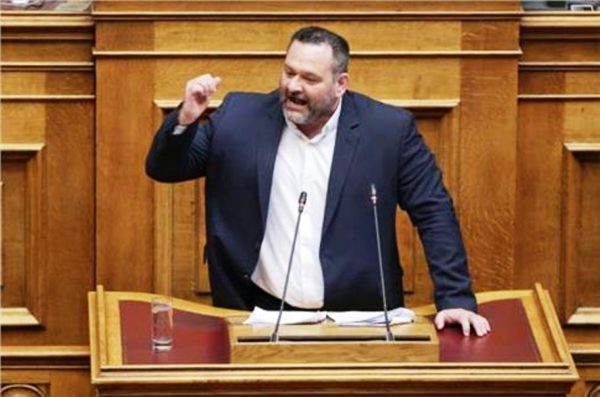 Νέες χυδαιότητες από τον Λαγό της Χρυσής Αυγής στη Βουλή [Βίντεο]