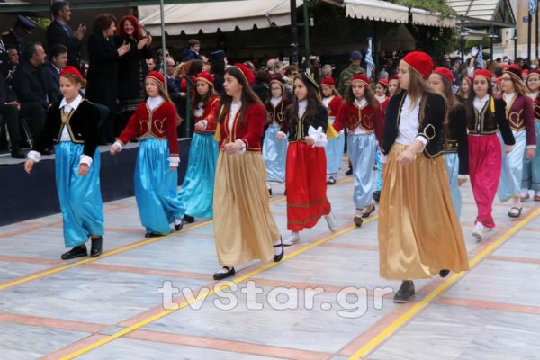 Δείτε ολόκληρη την παρέλαση της 25η Μαρτίου στην Λαμία και φωτογραφίες