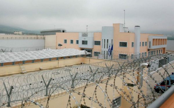 Ισοβίτης με τέσσερα κινητά τηλέφωνα στις Φυλακές του Δομοκού