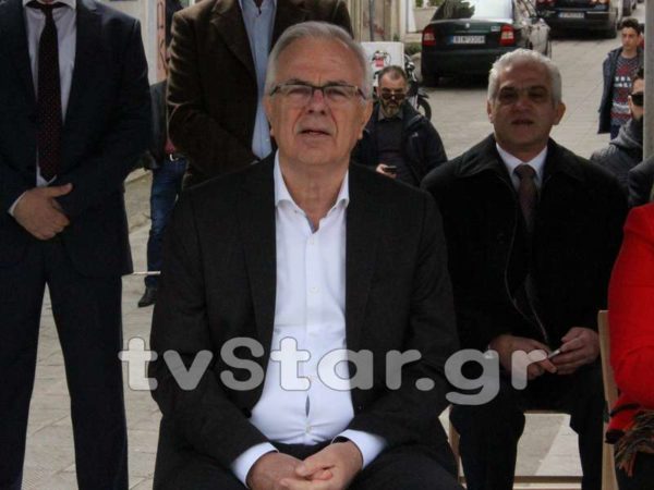Αποσύρεται το νομοσχέδιο για τα αδέσποτα