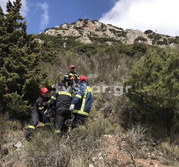 Δύσκολη η επιχείρηση ανάσυρσης του νεκρού στην Αράχωβα. (φώτο και video)
