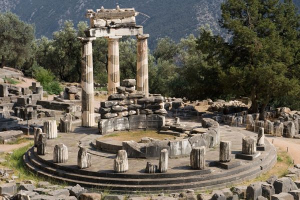 Με τους Δελφούς συνδέεται ο Τύμβος Καστά στην Αμφίπολη