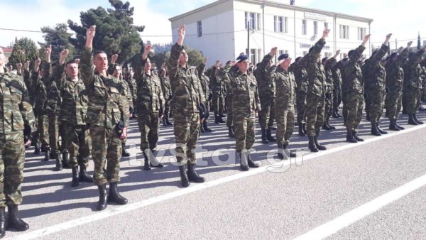 Ορκίστηκαν οι νέοι στρατιώτες της ΕΛΔΥΚ στη Λαμία. (φώτο και video)