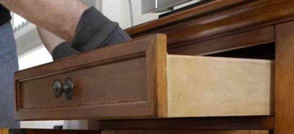 Λαμία:  Έφυγε για μισή ώρα και του άδειασαν το σπίτι
