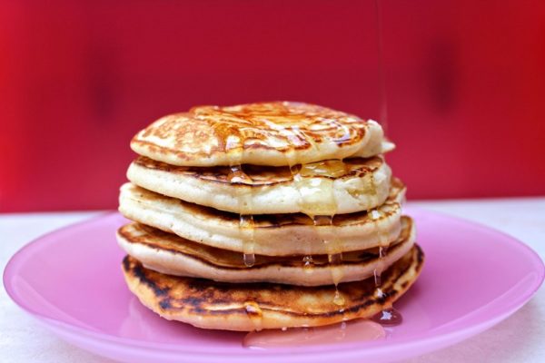 Νηστίσιμα pancakes με μέλι και ξηρούς καρπούς