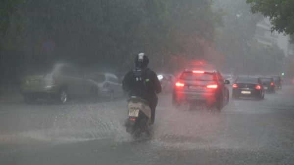 Έρχονται ισχυρές βροχές, καταιγίδες και χαλαζοπτώσεις