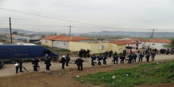 Στη φυλακή οι 4 από τους 13 συλληφθέντες της επιχείρησης στον καταυλισμό των ΡΟΜΑ στη Θήβα