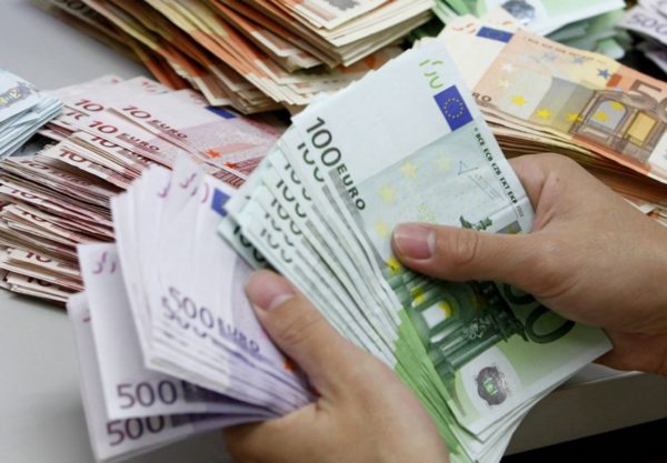 «Λαβράκια» από τους ελέγχους της ΑΑΔΕ για περιπτώσεις φοροδιαφυγής