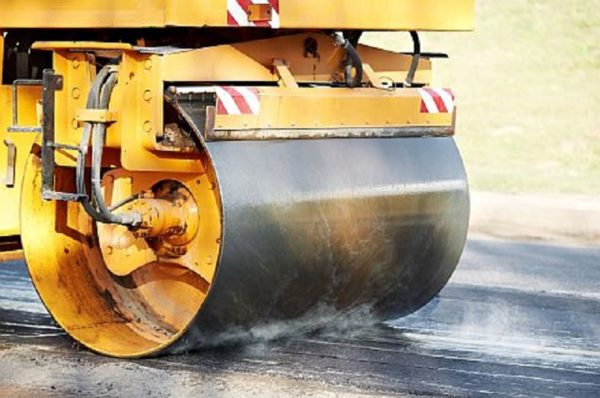Ασφαλτόστρωση στην οδό Τόλια στη Χαλκίδα