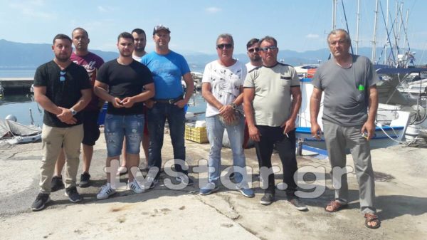 Μας βγάζουν από την θάλασσα. Διαμαρτυρία από τους δύτες οστρακαλλιείς. (video)