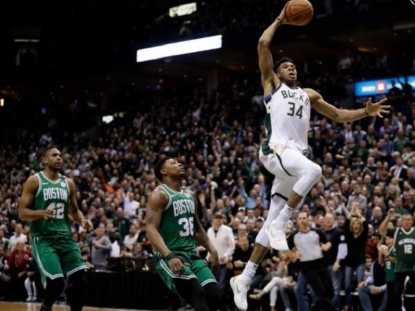 Ο Αντετοκούνμπο το κορυφαίο κάρφωμα στο NBA! «Νίκησε» Λεμπρόν, Μίτσελ και Τέιτουμ [vid]