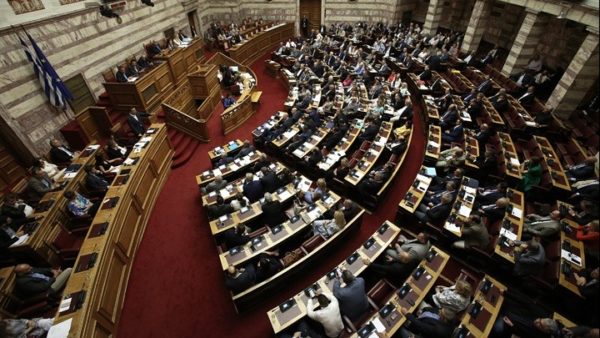 Υπερψηφίστηκε με 154 ψήφους το πολυνομοσχέδιο με τα προαπαιτούμενα