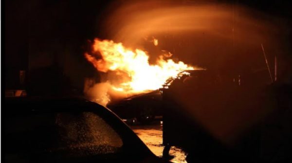 Αττική: Μπαράζ εμπρησμών σε οχήματα ιδιωτικής εταιρείας