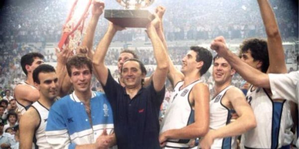 Έφυγε από τη ζωή ο Kώστας Πολίτης, ο άνθρωπος που οδήγησε την Ελλάδα στον θρίαμβο του Eurobasket 1987