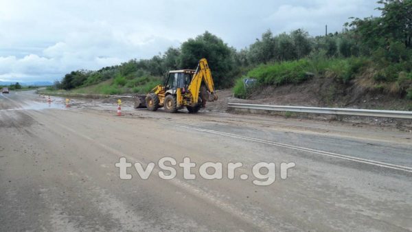 Κινδύνεψε ο Άγιος Κωνσταντίνος. Διακοπή κυκλοφορίας τη νύχτα (ΦΩΤΟ-VIDEO)