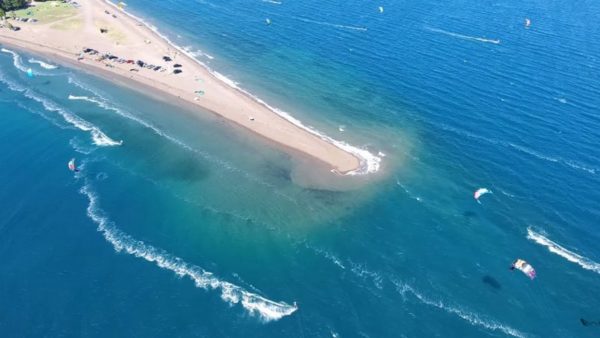 Διπλή σήμανση στον Φάρο Ραχών για τους Kite Surfers (video)