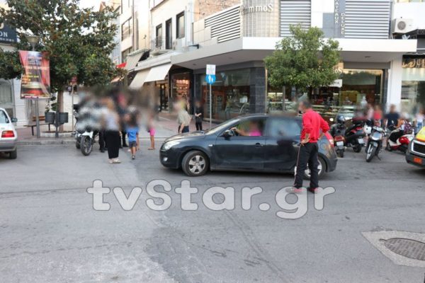 Ανήλικος Ρομά έκλεψε ηλικιωμένο στην πλατεία Πάρκου. (φώτο)
