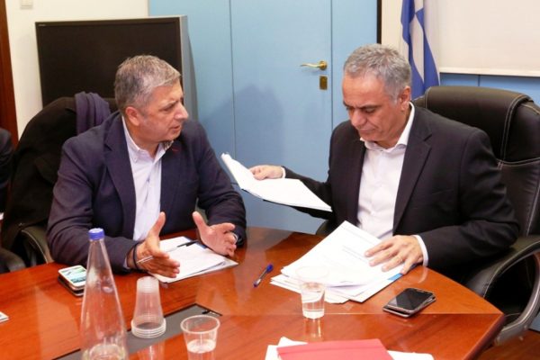 Αντίθετη στον «Κλεισθένη» η ΚΕΔΕ, ζητεί να υπάρξει ονομαστική ψηφοφορία στη Βουλή