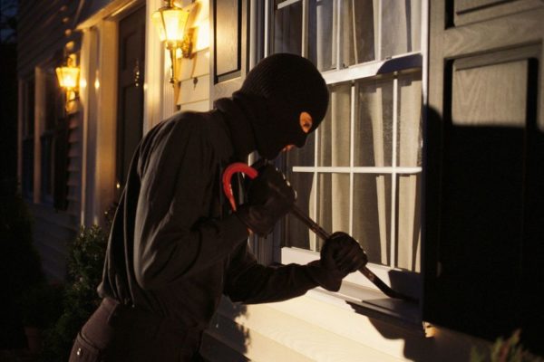 Φθιώτιδα: Διέρρηξε σπίτια και αυτοκίνητα σε λίγες ώρες, αλλά ήταν πλεονέκτης