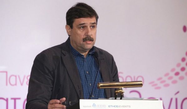 Παράσταση διαμαρτυρίας για την επίσκεψη του Υπουργού Υγείας στη Χαλκίδα