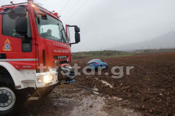 Λαμία: Έχασε τον έλεγχο και ακινητοποιήθηκε στο χωράφι (φώτο)