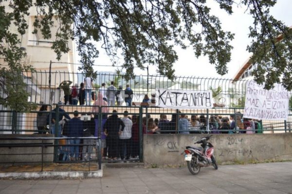 Ανάστατοι γονείς και μαθητές σε Αιδηψό και Γούβες