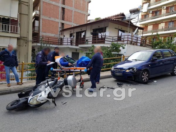 Λαμία: Ι.Χ. συγκρούστηκε με μηχανάκι. (φωτο)