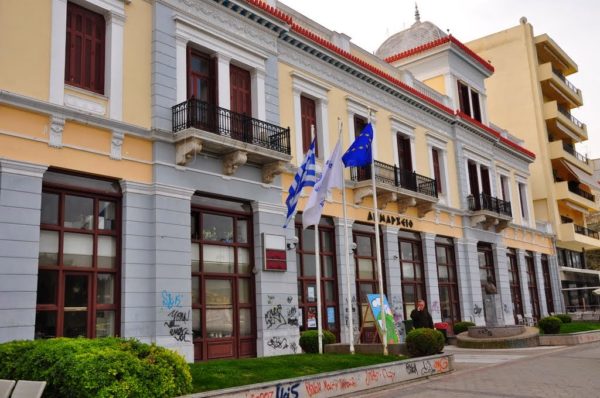 Ανακαινίζονται ιστορικά κτήρια στην πόλη της Χαλκίδας