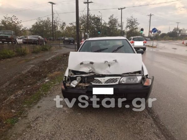 Τροχαίο με μηχανάκι και Ι.Χ. στη Λαμία