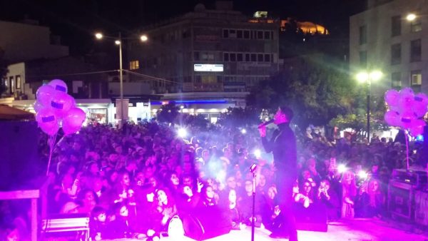 “Έλαμψε” η Λαμία στη Λευκή Νύχτα. Γέμισε με κόσμο, μουσική και φώτα το κέντρο της πόλης (video)