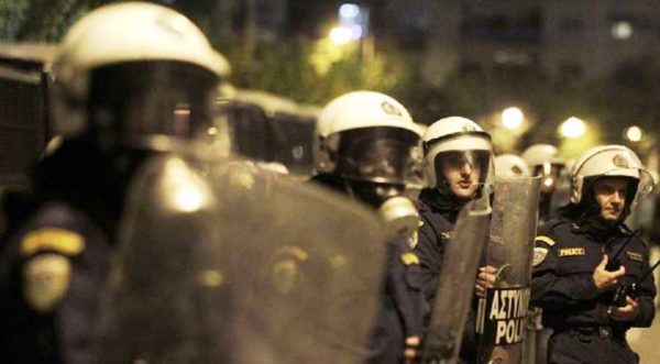 Τριάντα συλλήψεις για τα χθεσινά επεισόδια – ΕΛ.ΑΣ: Δυναμικό και αποτελεσματικό το επιχειρησιακό σχέδιο