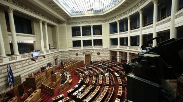 Ομόφωνα ψηφίστηκε η ακύρωση του μέτρου της μείωσης των συντάξεων