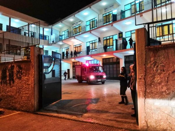 Αναστάτωση από καπνούς στο Εσπερινό Γυμνάσιο-Λύκειο Λαμίας
