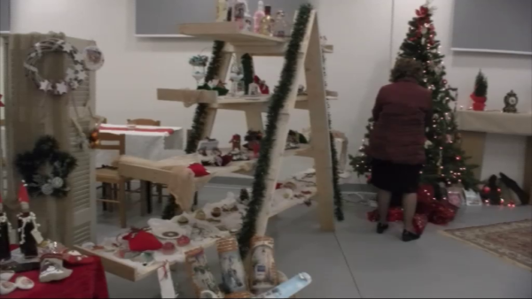 Όμορφες δημιουργίες και χειροτεχνίες  στο χριστουγεννιάτικο μπαζάρ στη Στίρφακα Φθιώτιδας (video)
