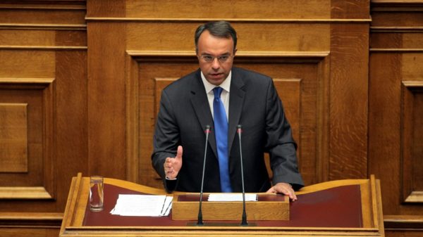 Σταϊκούρας: «Η Κυβέρνηση επιβάλλει ένα νέο “φόρο ανάπτυξης”»