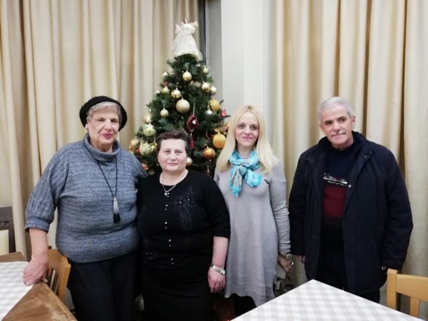 Η χορωδία παραδοσιακής μουσικής της Μητροπόλεως στο Γηροκομείο Χαλκίδας