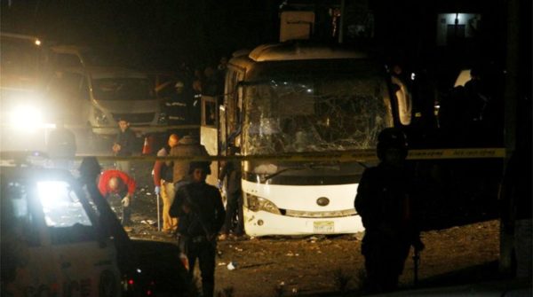 Έκρηξη σε τουριστικό λεωφορείο στο Κάιρο- 2 νεκροί