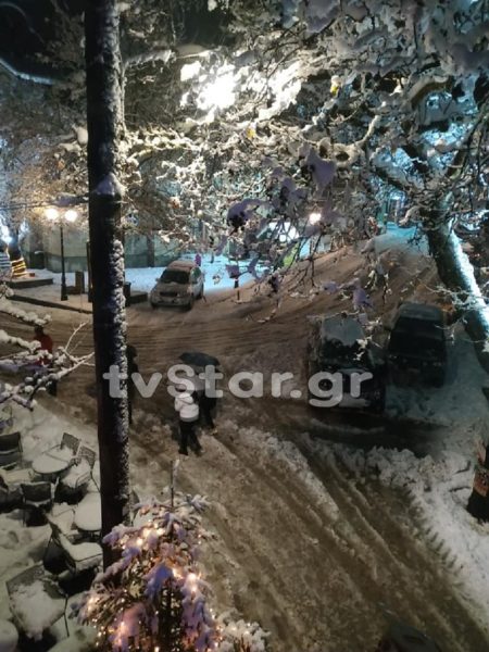 Πολύδροσο Παρνασσού: Μαγικό τοπίο ντυμένο στα λευκά (φωτογραφίες)