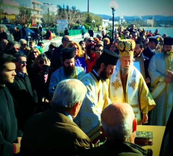 Ο εορτασμός των Θεοφανείων στον Κάραβο Αλιβερίου (φωτογραφίες)