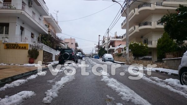 Παγοδρόμια πολλές γειτονιές της Χαλκίδας. Χωρίς νερό στις βρύσες πολλά σπίτια