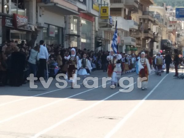 Ολόκληρη η παρέλαση στη Λιβαδειά. (φώτο και video)