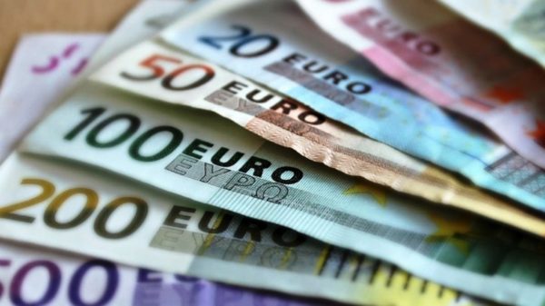 Εξαιρούνται της ειδικής εισφοράς αλληλεγγύης τα αναδρομικά των ειδικών μισθολογίων