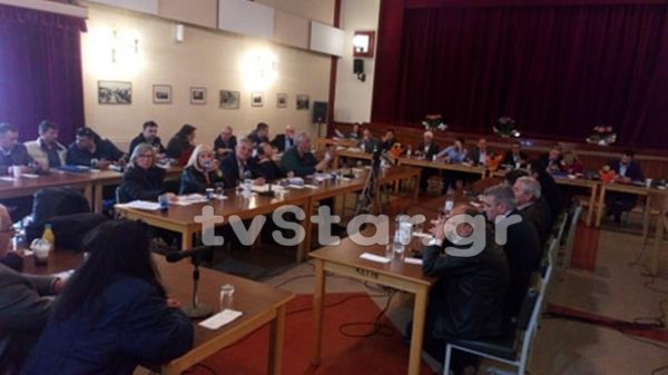 Στη Θήβα συνεδρίασε το περιφερειακό συμβούλιο. (video-photo)