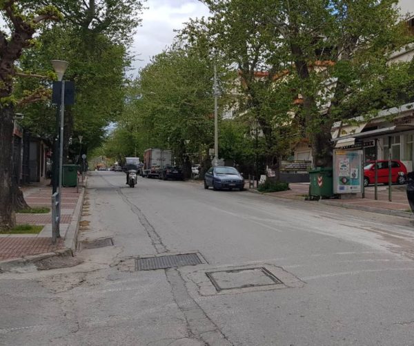 Μαθήτρια του ΕΠΑΛ Λαμίας παρασύρθηκε από ΙΧ (φωτογραφίες)