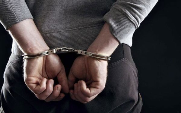 Συνελήφθησαν δύο αλλοδαποί στη Στυλίδα μετά από κλοπή σε super market (φωτο)