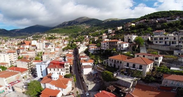 Αράχωβα- Καρπενήσι: Συνεχίζονται οι ακυρώσεις στα ξενοδοχεία λόγω των μπλόκων (video)